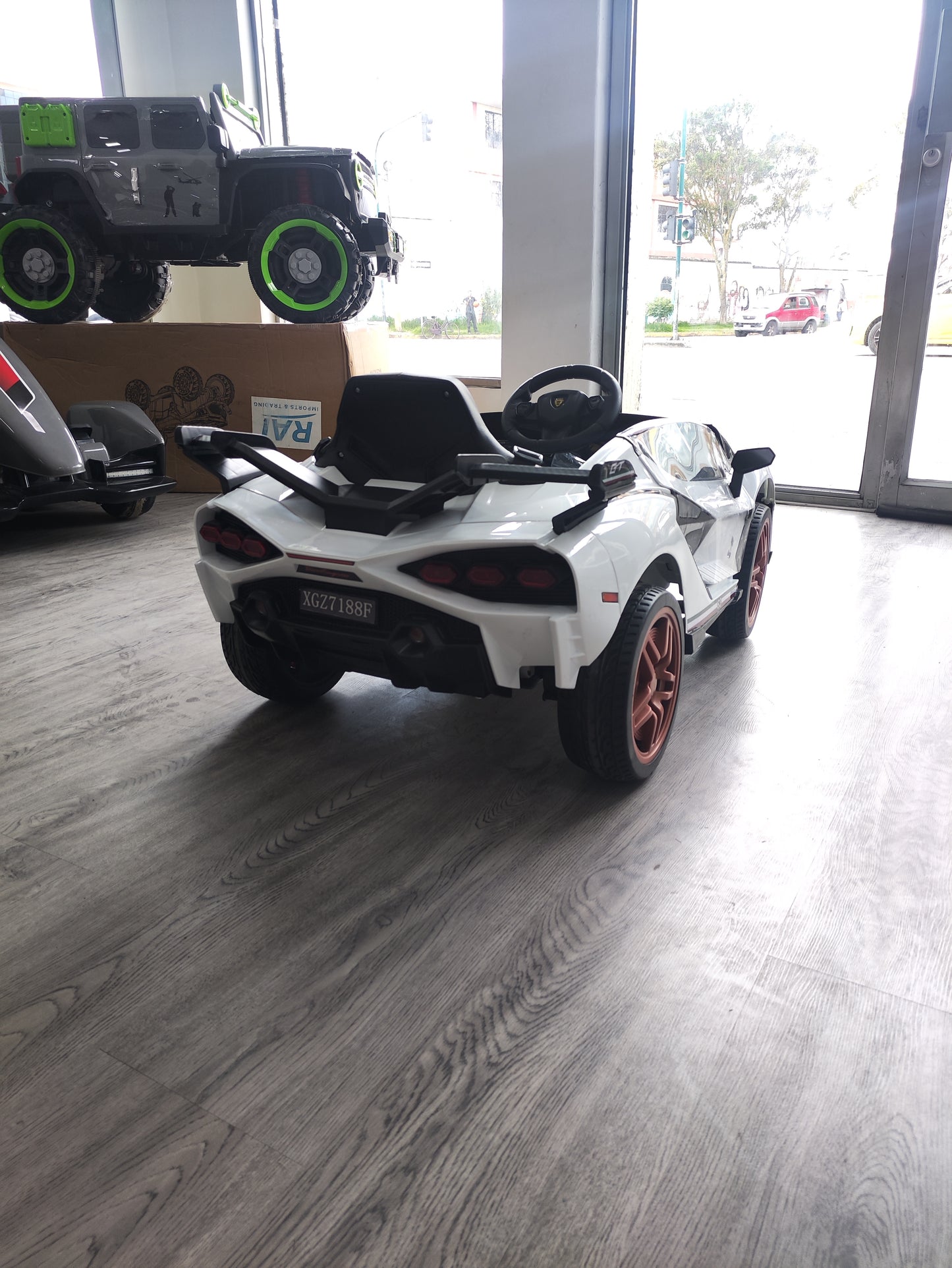 Lamborghini Premium para Niños | Llantas de Goma, Asiento de Cuero y Control Remoto