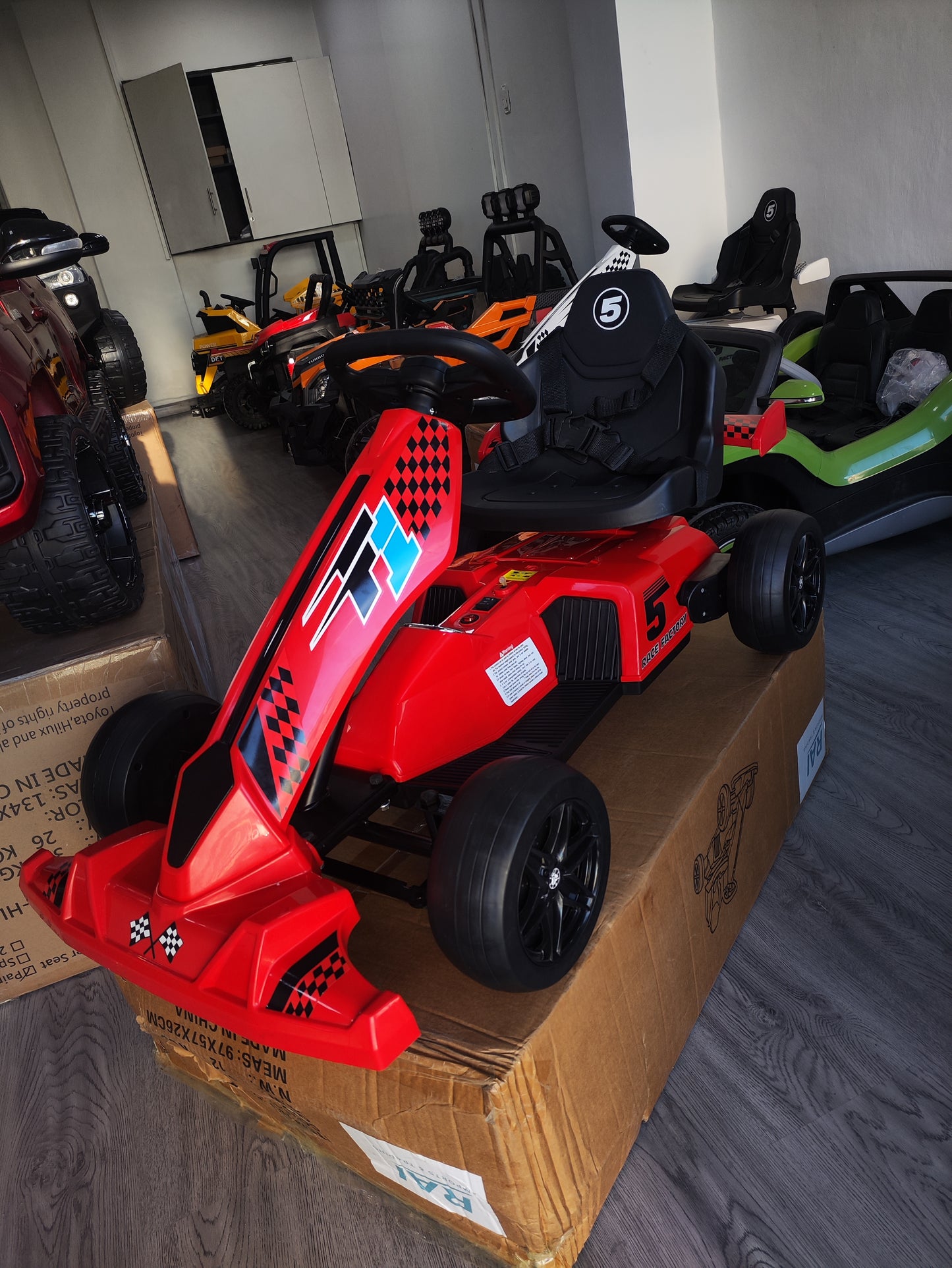 Go Kart F1 para Niños | Asiento Regulable, Chasis Reforzado y Luces LED